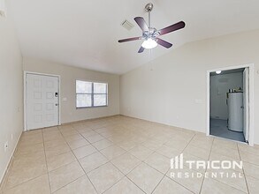 900 Watt Cir in Deltona, FL - Building Photo - Building Photo
