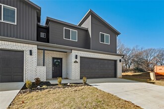 712 Sun Meadows Loop in Centerton, AR - Building Photo - Building Photo