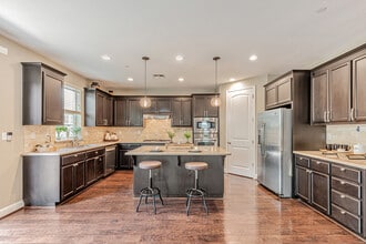 241 Wright Ave in Morgan Hill, CA - Building Photo - Building Photo