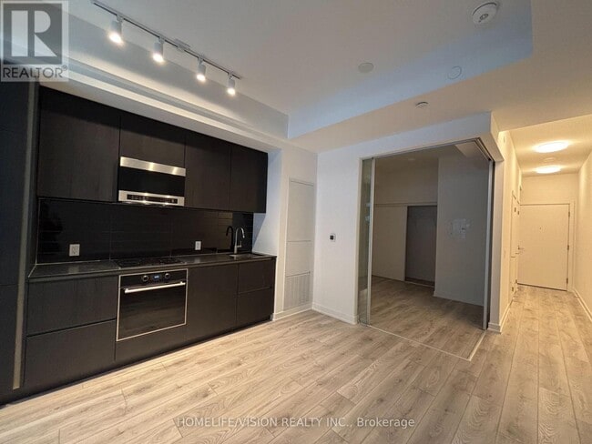 110 Broadway Ave in Toronto, ON - Building Photo - Building Photo