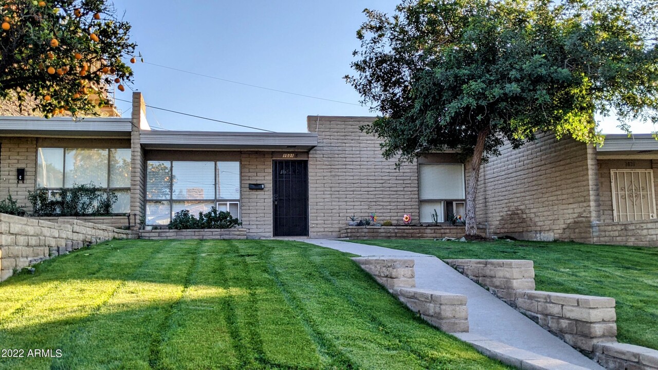 1031 E Butler Dr in Phoenix, AZ - Building Photo