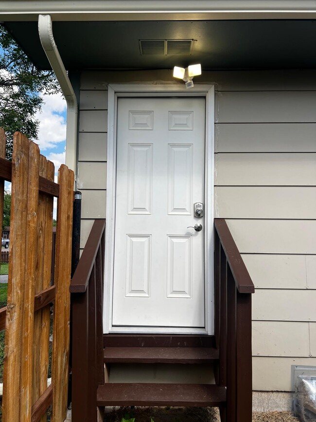 property at 506 W Meeker Dr