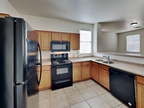 5211 W Warner St in Phoenix, AZ - Foto de edificio - Building Photo