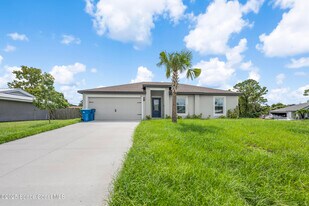 1602 Saladino St SE in Palm Bay, FL - Building Photo