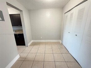 2129 Davie Blvd in Fort Lauderdale, FL - Building Photo - Building Photo