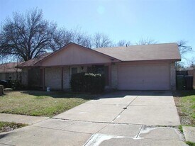 5033 Overcrest Dr in Garland, TX - Building Photo