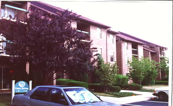 Willow Wood in Gaithersburg, MD - Foto de edificio - Building Photo