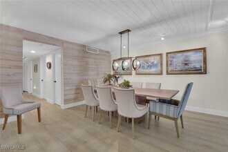 222 Harbour Dr in Naples, FL - Building Photo - Building Photo