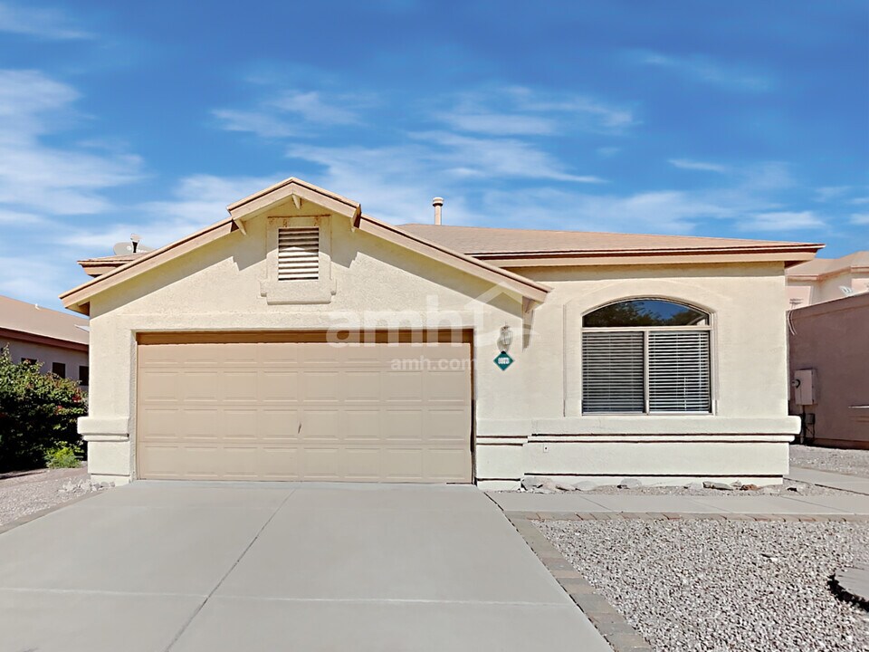9973 E Placita De Las Palmeritas in Tucson, AZ - Building Photo