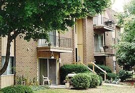 3329 Breton Rd SE in Kentwood, MI - Foto de edificio