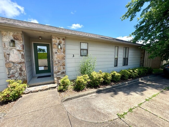 property at 3 Fox Run Ln