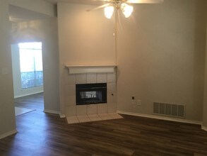 901 Worden Dr in Cedar Hill, TX - Building Photo - Building Photo