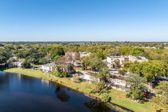 Live Oak Place in Davie, FL - Building Photo - Building Photo