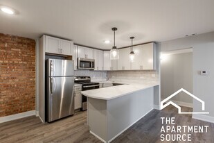 1214 N La Salle Dr, Unit F5 in Chicago, IL - Building Photo