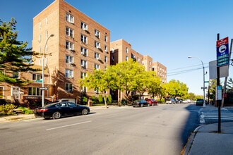 Van Buren Owners, Inc. in Rego Park, NY - Building Photo - Building Photo