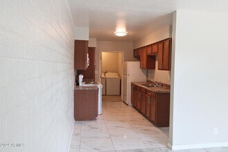 652 S Mesa Dr in Mesa, AZ - Foto de edificio - Building Photo