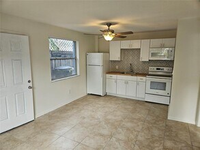 655 7th Ave N in St. Petersburg, FL - Building Photo - Building Photo