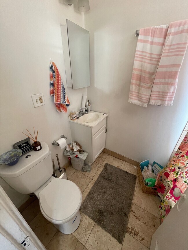 1393 Boylston St, Unit 12A in Boston, MA - Building Photo - Building Photo