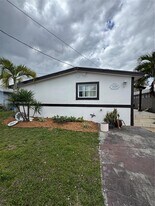 2004 SW 57th Ave in West Park, FL - Building Photo