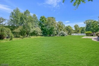 34 Willow Brook Ln in Clinton Township, NJ - Building Photo - Building Photo