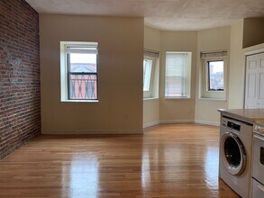 145 Worcester St in Boston, MA - Building Photo - Building Photo