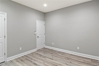 60 Leroy Ave in Valhalla, NY - Building Photo - Building Photo