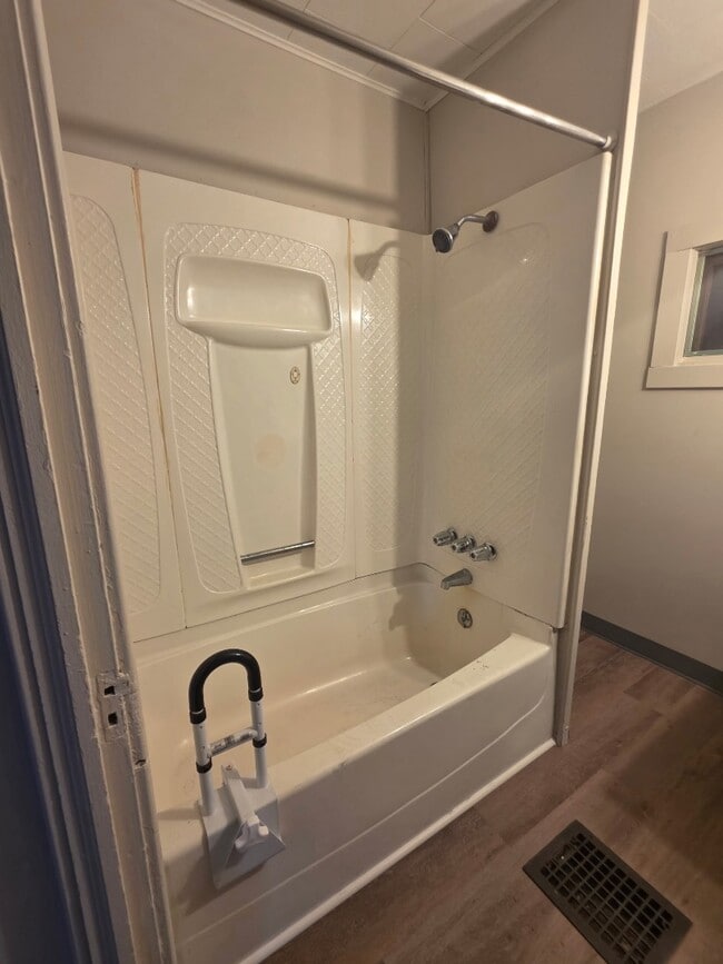 2012 Pine Ave in Altoona, PA - Building Photo - Building Photo