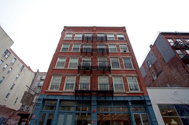 142 Wooster St in New York, NY - Building Photo - Building Photo