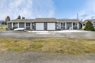288 N McNeely St in Buckley, WA - Foto de edificio - Building Photo