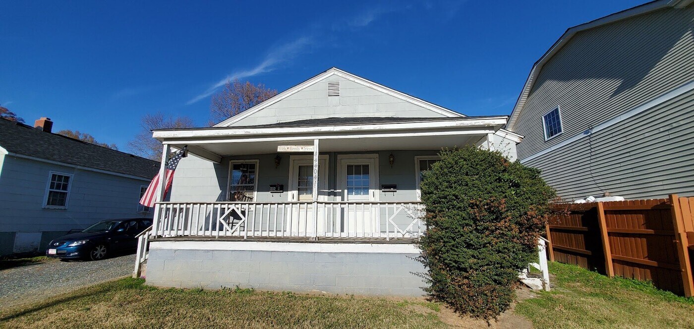 4404 Trinity Ave in Greensboro, NC - Building Photo