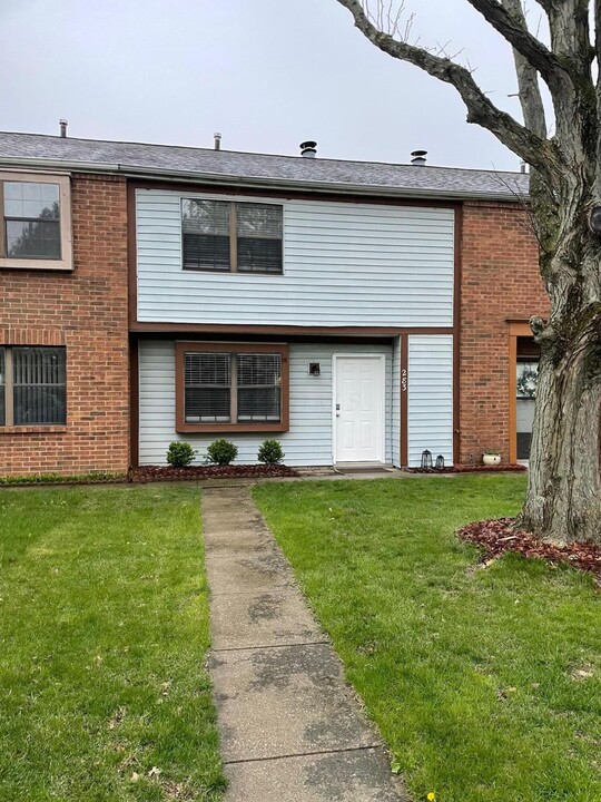 283 Cross Country Dr S in Westerville, OH - Building Photo