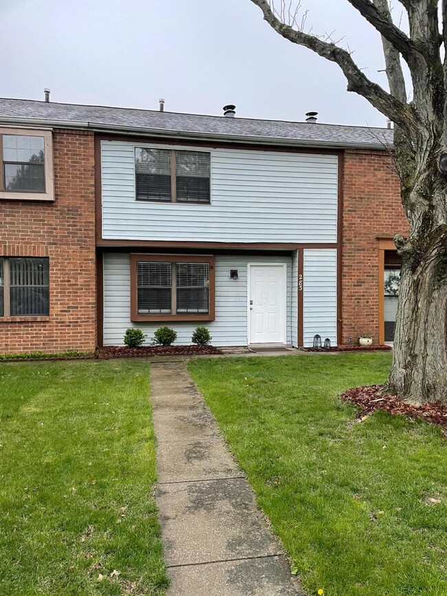 property at 283 Cross Country Dr S