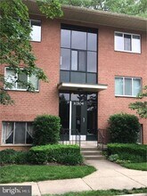 10304 Rockville Pike in Rockville, MD - Building Photo - Building Photo