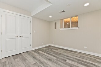 5849 N Virginia Ave-Unit -G in Chicago, IL - Building Photo - Building Photo