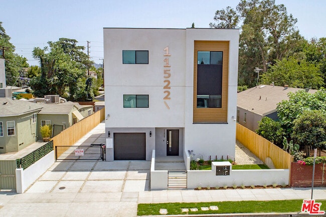 property at 11522 Emelita St