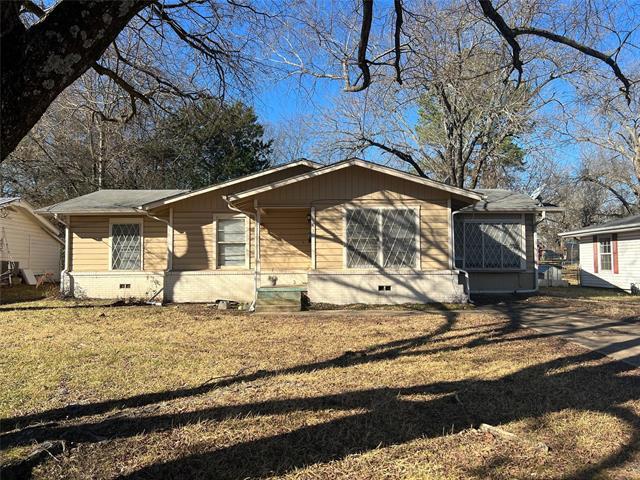 141 Russell Dr in Sulphur Springs, TX - Building Photo