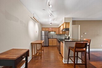 2121 N Cambridge Ave in Milwaukee, WI - Building Photo - Building Photo