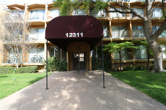 Chandler Apartments in Valley Village, CA - Building Photo - Building Photo