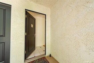 23637 Park Capri, Unit 34 in Calabasas, CA - Foto de edificio - Building Photo