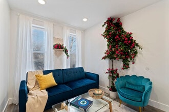 4129 Parrish St, Unit 2 in Philadelphia, PA - Foto de edificio - Building Photo
