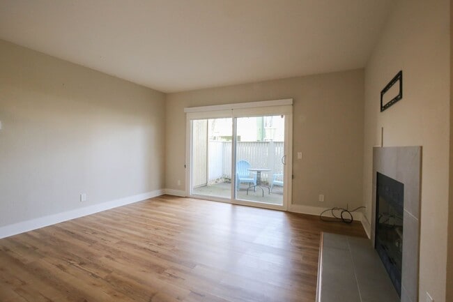 155 Schooner Ct in Richmond, CA - Building Photo - Building Photo