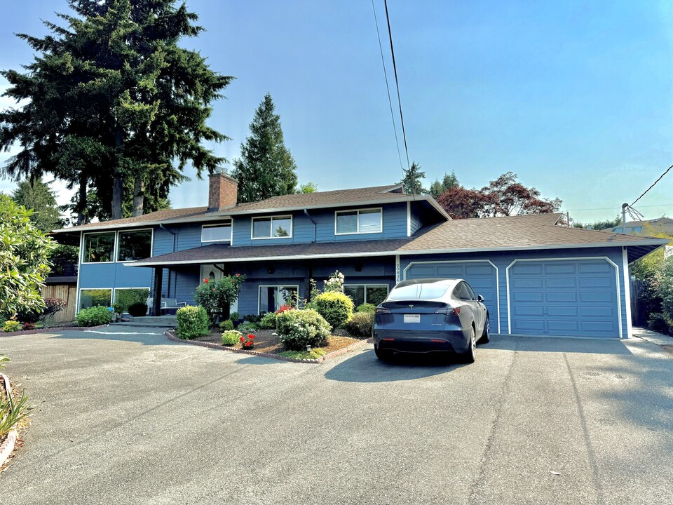 29834 11th Ave SW, Unit B in Federal Way, WA - Foto de edificio