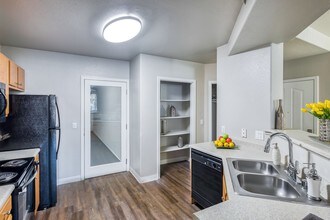 Lofts in Sacramento, CA - Building Photo - Building Photo
