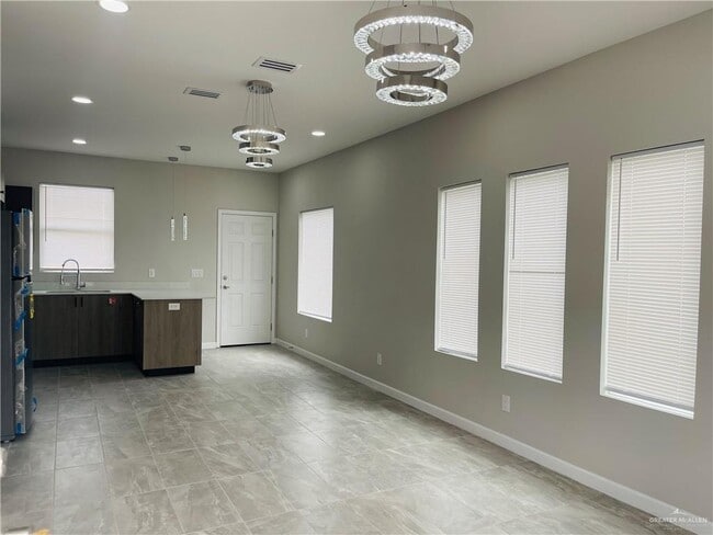 10 Sugar Gdn Dr in Pharr, TX - Building Photo - Building Photo