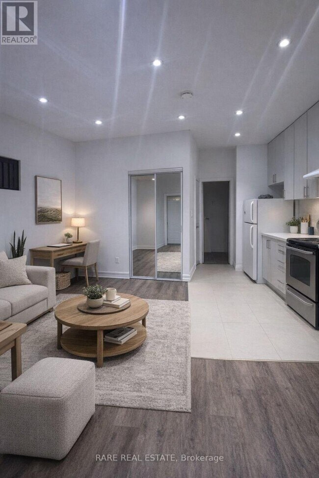 488 Oakwood Ave in Toronto, ON - Building Photo - Building Photo