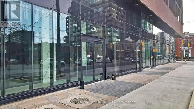 285 Dufferin St in Toronto, ON - Building Photo - Building Photo