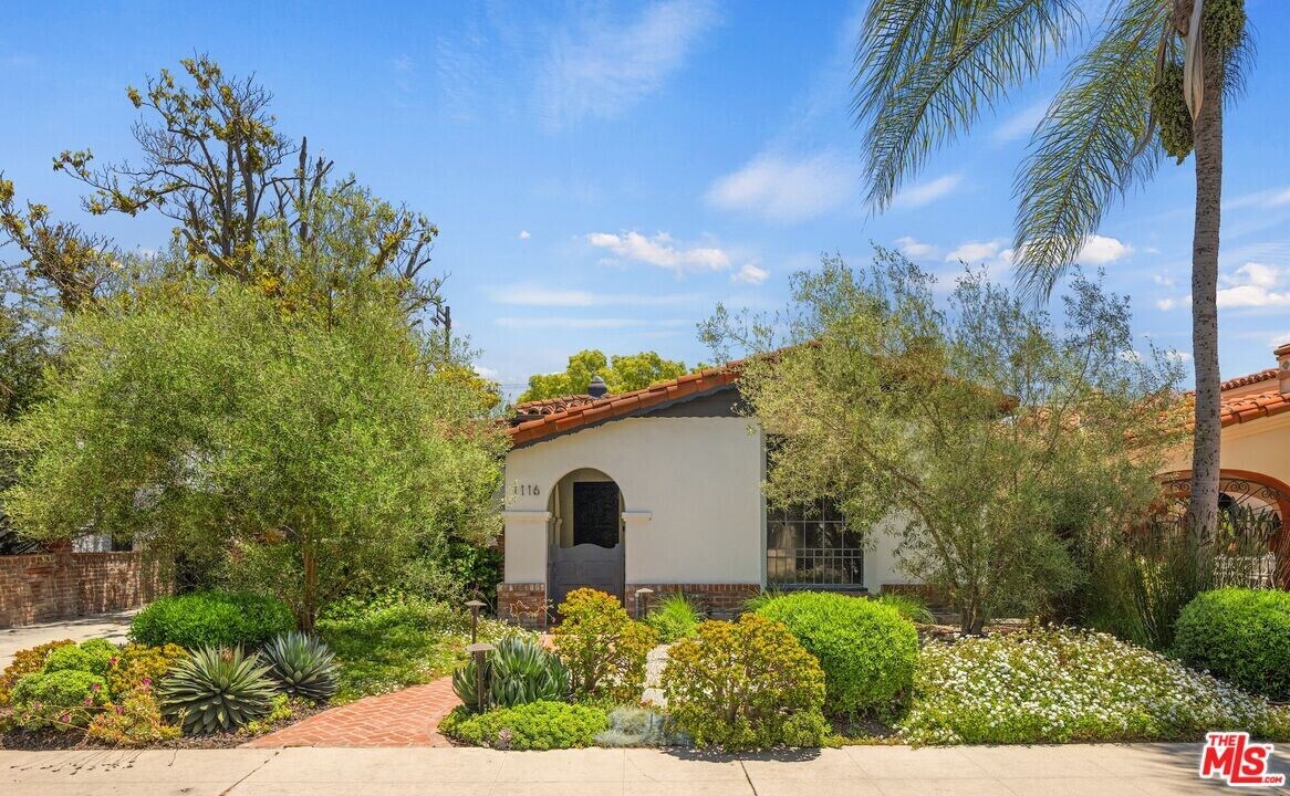 1116 S La Jolla Ave in Los Angeles, CA - Building Photo