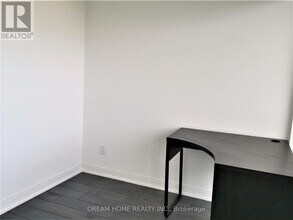 42-3542 Charles St E in Toronto, ON - Building Photo - Building Photo