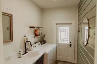 1318 Trinity St in Redding, CA - Building Photo - Building Photo