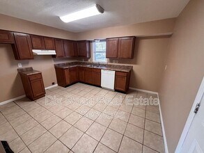 4828 Betsy Dr in Franklin, OH - Building Photo - Building Photo